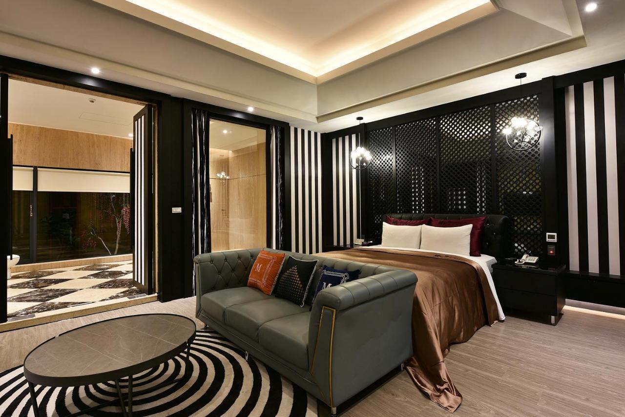 Venice Motel Taichung Exterior foto