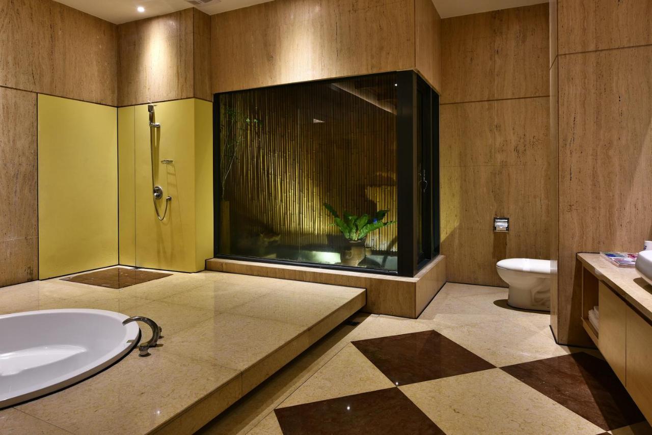 Venice Motel Taichung Exterior foto